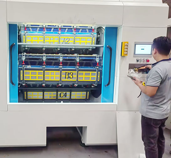 about2.jpg about2.jpg